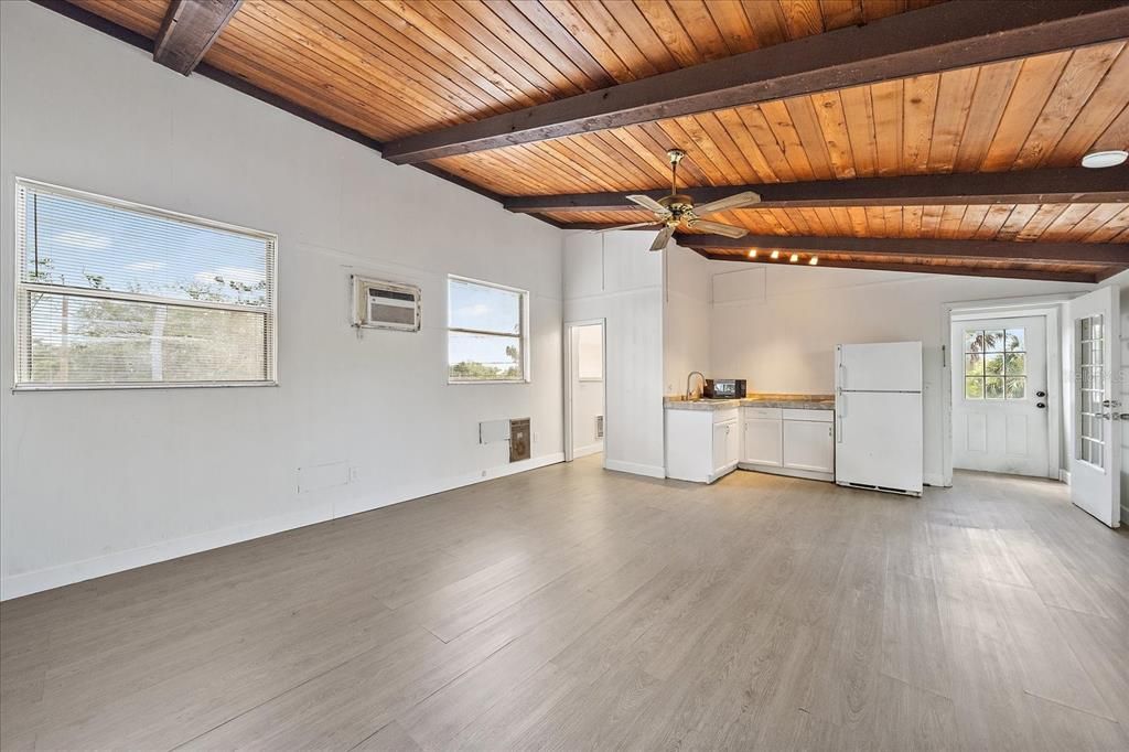 For Sale: $535,000 (6 beds, 0 baths, 3082 Square Feet)