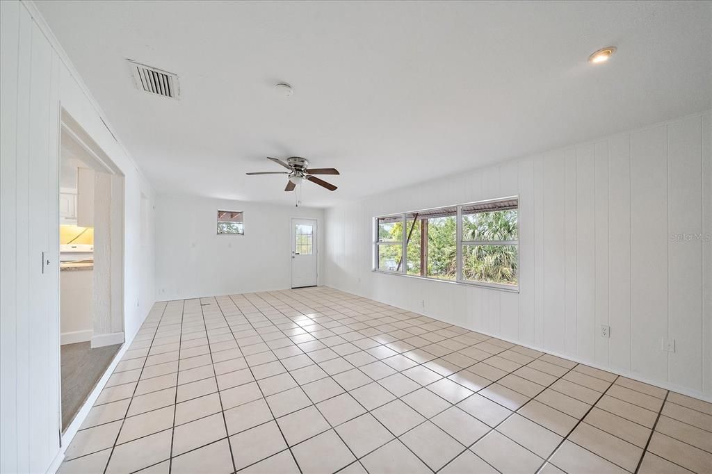 For Sale: $535,000 (6 beds, 0 baths, 3082 Square Feet)