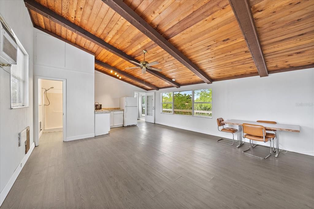 For Sale: $535,000 (6 beds, 0 baths, 3082 Square Feet)