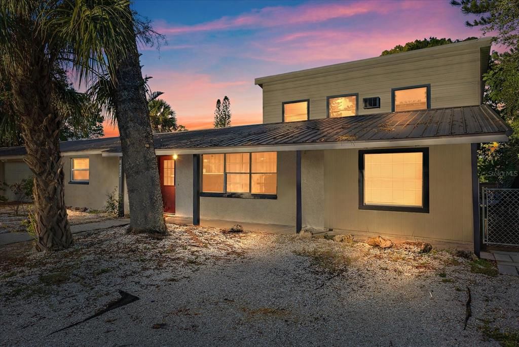 For Sale: $535,000 (6 beds, 0 baths, 3082 Square Feet)
