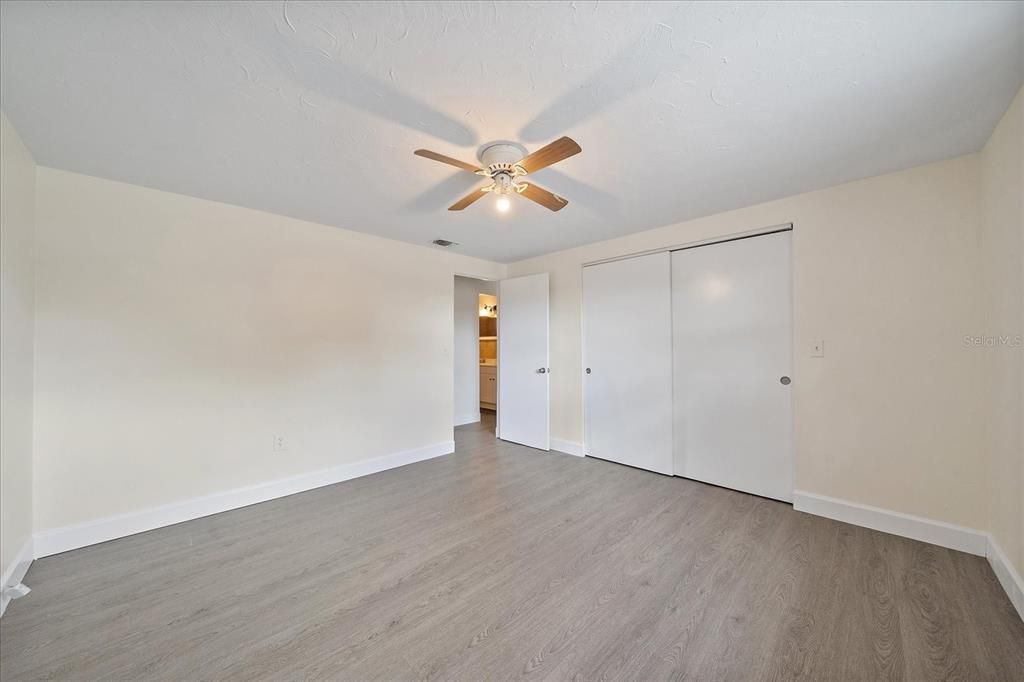 For Sale: $535,000 (6 beds, 0 baths, 3082 Square Feet)