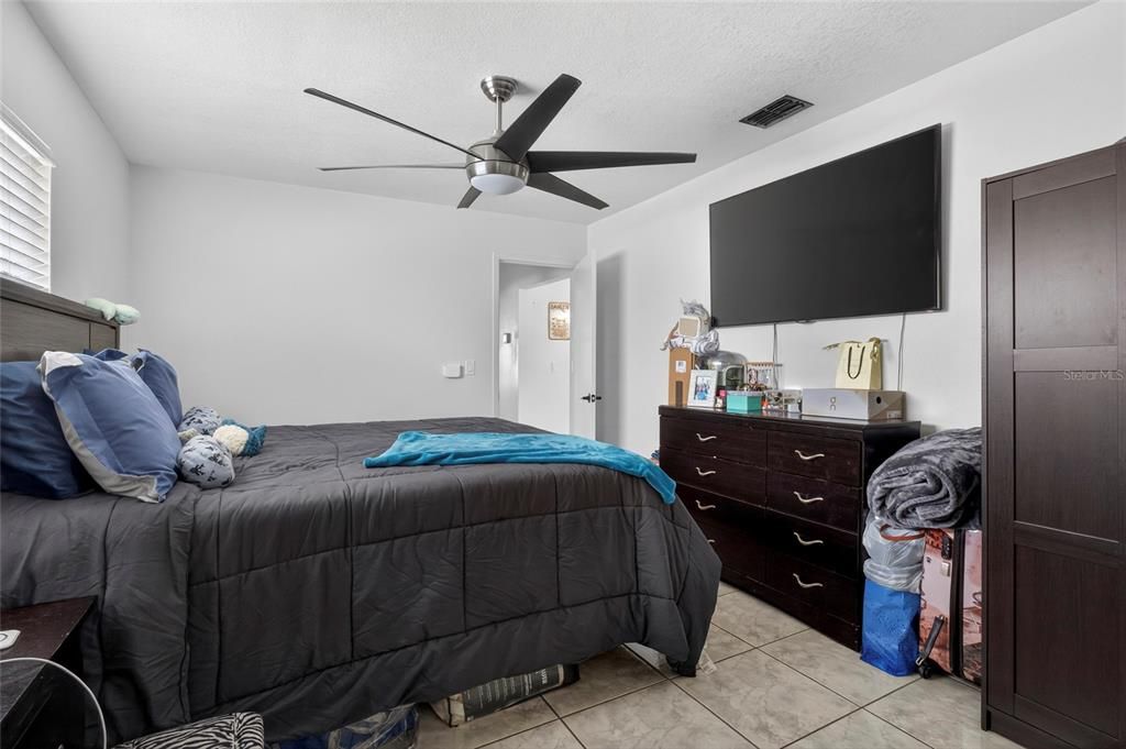 En Venta: $455,000 (5 camas, 2 baños, 1350 Pies cuadrados)