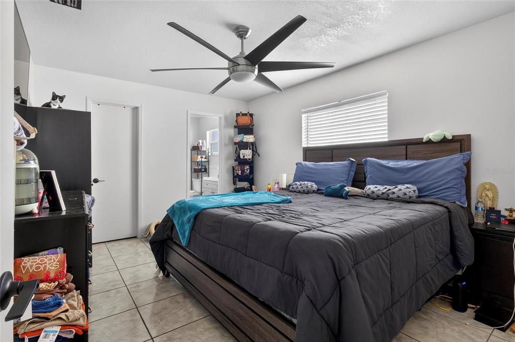 En Venta: $455,000 (5 camas, 2 baños, 1350 Pies cuadrados)