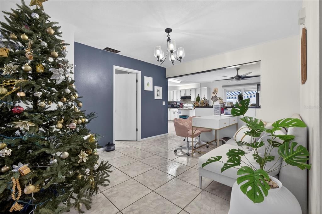 En Venta: $455,000 (5 camas, 2 baños, 1350 Pies cuadrados)