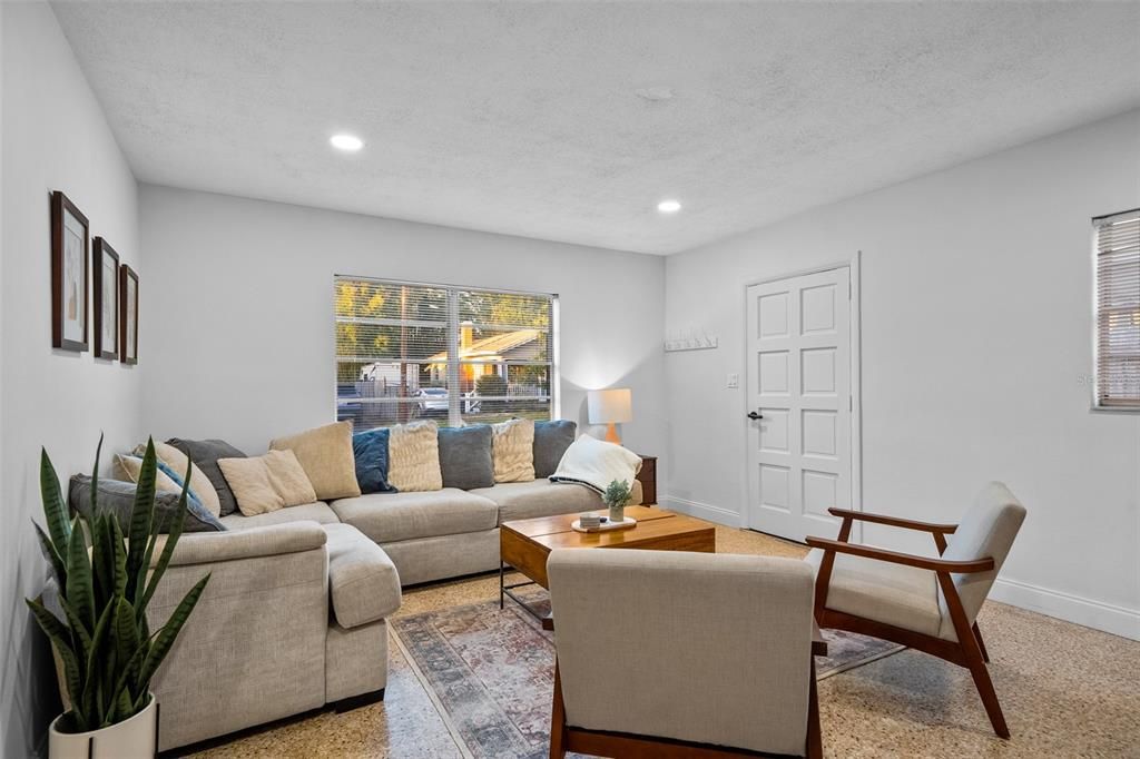 For Rent: $3,200 (3 beds, 2 baths, 1170 Square Feet)