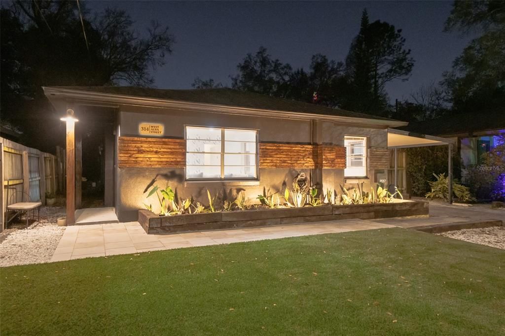 For Rent: $3,200 (3 beds, 2 baths, 1170 Square Feet)