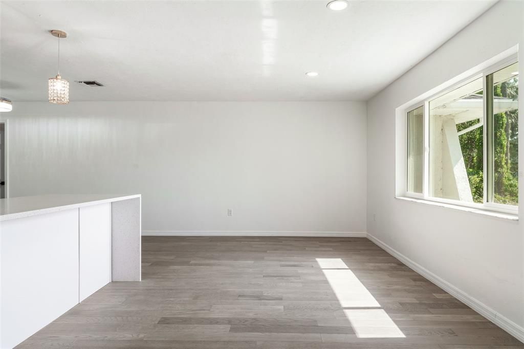 待售: $335,000 (3 贝兹, 2 浴室, 2186 平方英尺)