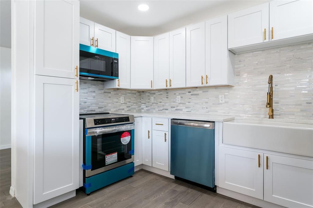 待售: $335,000 (3 贝兹, 2 浴室, 2186 平方英尺)