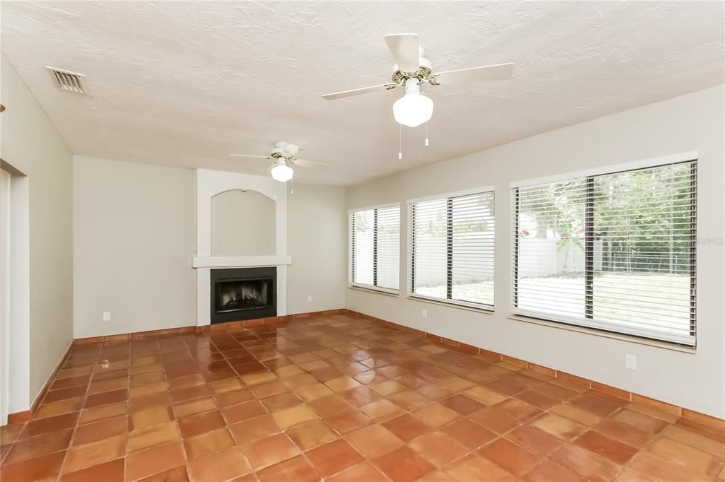 В аренду: $2,650 (3 спален, 2 ванн, 1792 Квадратных фут)