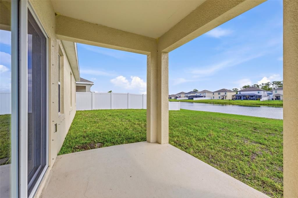 Под контрактом: $350,000 (4 спален, 2 ванн, 1764 Квадратных фут)