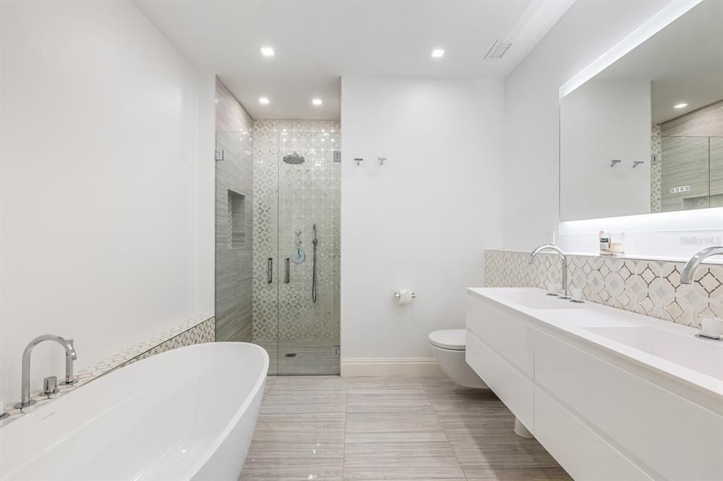 На продажу: $7,900,000 (8 спален, 7 ванн, 5792 Квадратных фут)