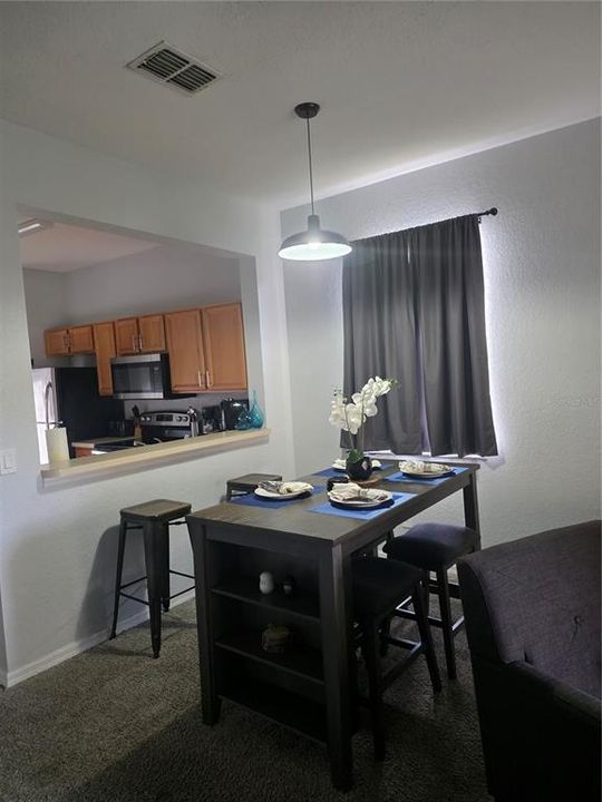 На продажу: $295,000 (4 спален, 3 ванн, 1856 Квадратных фут)