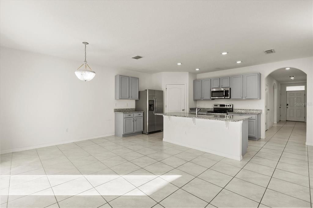 En Venta: $368,500 (4 camas, 2 baños, 1846 Pies cuadrados)