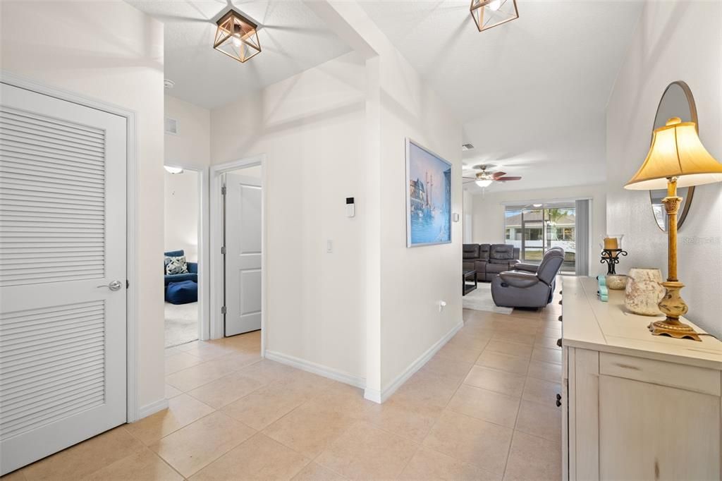 В аренду: $2,100 (4 спален, 2 ванн, 2077 Квадратных фут)