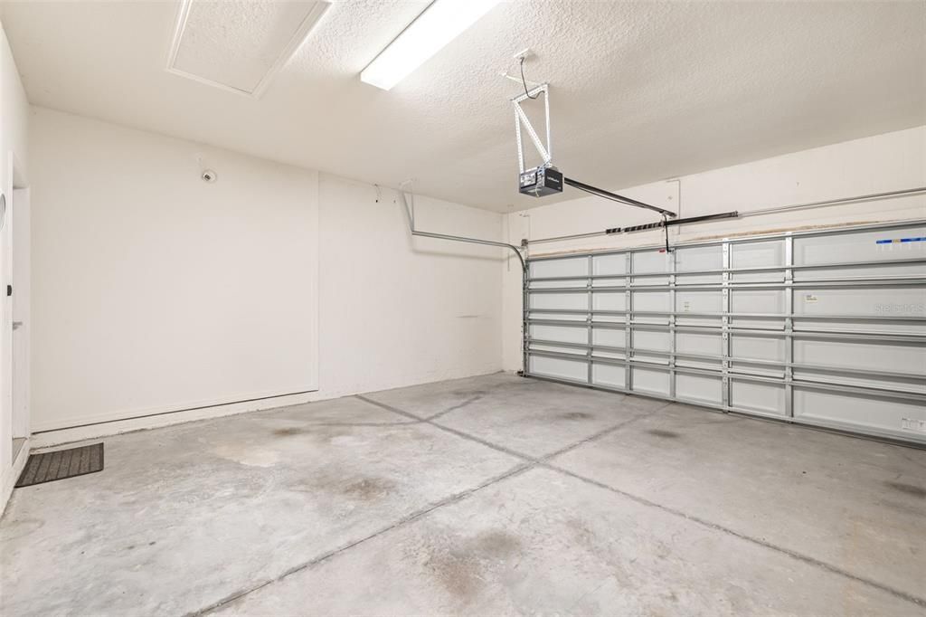 В аренду: $2,100 (4 спален, 2 ванн, 2077 Квадратных фут)