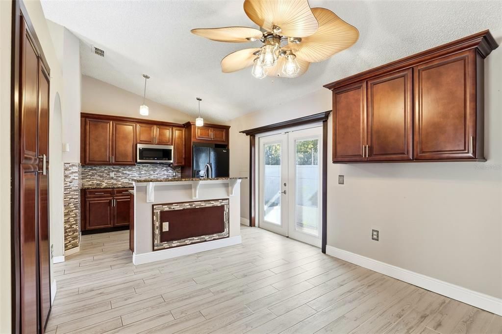 En Venta: $340,000 (3 camas, 2 baños, 1176 Pies cuadrados)