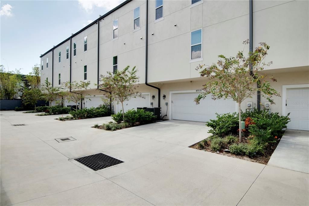 En Venta: $615,000 (3 camas, 3 baños, 2424 Pies cuadrados)