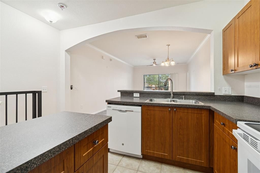 For Rent: $1,995 (2 beds, 2 baths, 1165 Square Feet)