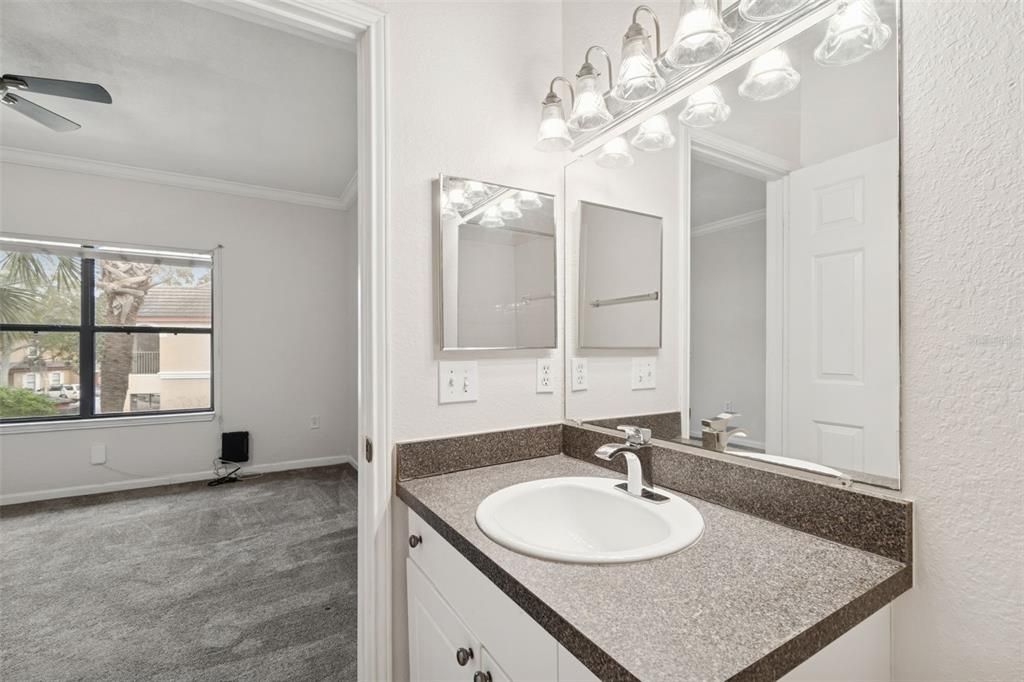 For Rent: $1,995 (2 beds, 2 baths, 1165 Square Feet)