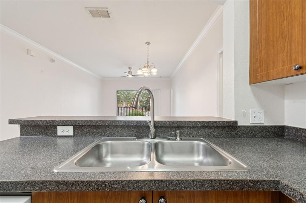 For Rent: $1,995 (2 beds, 2 baths, 1165 Square Feet)