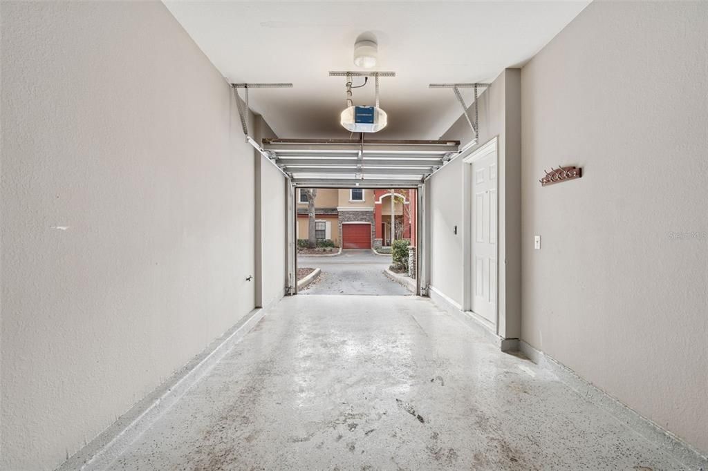 For Rent: $1,995 (2 beds, 2 baths, 1165 Square Feet)