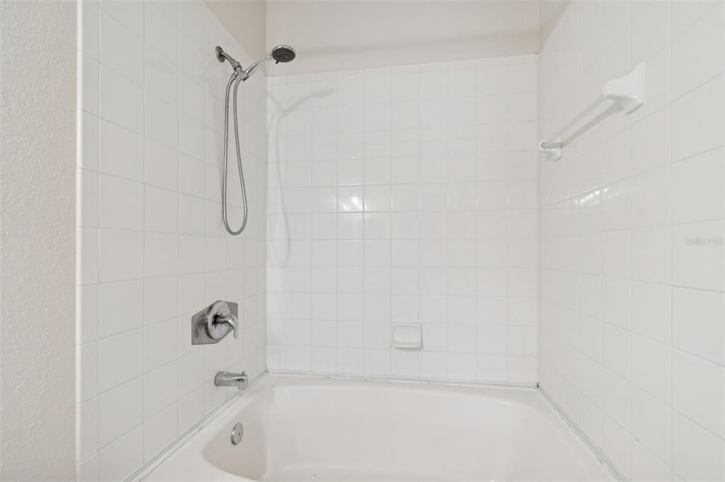 For Rent: $1,995 (2 beds, 2 baths, 1165 Square Feet)