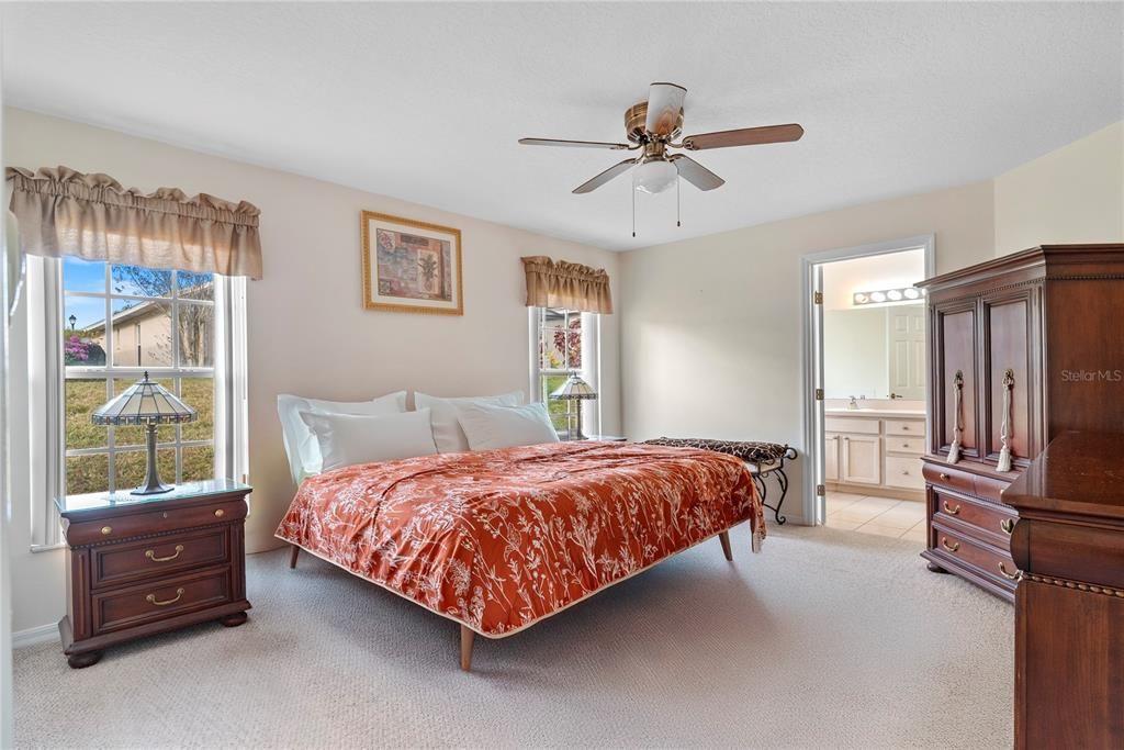 待售: $260,000 (2 贝兹, 2 浴室, 1589 平方英尺)