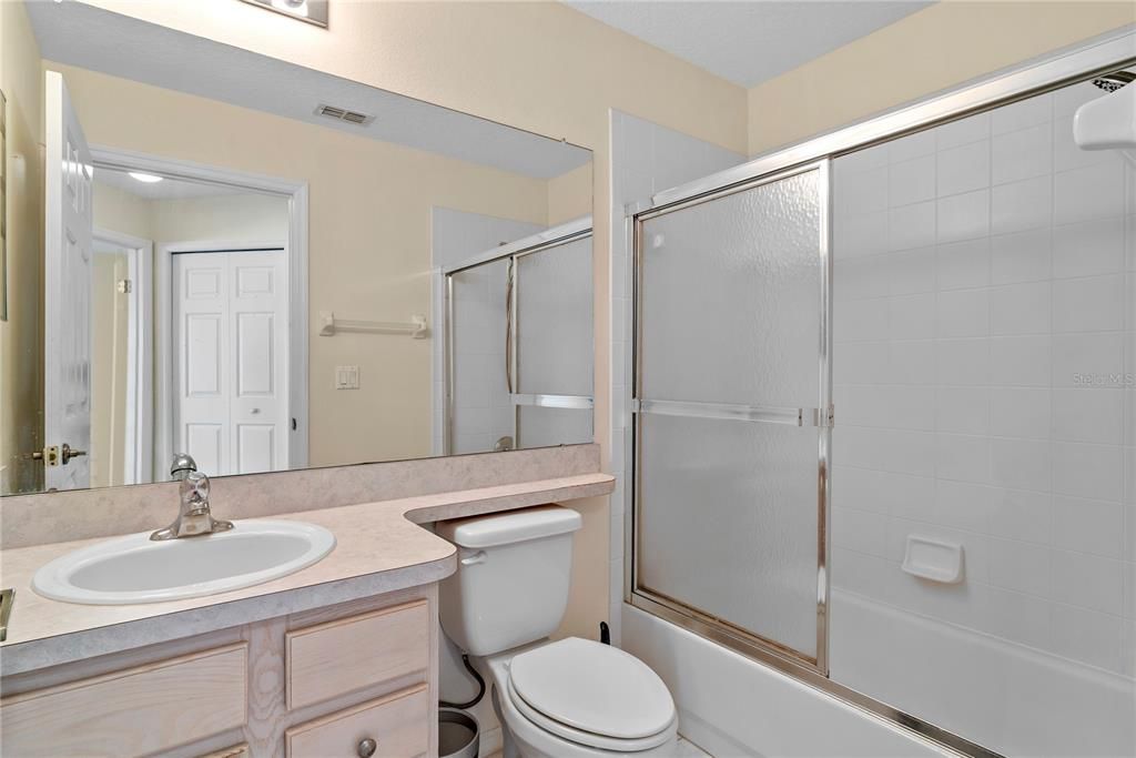 待售: $260,000 (2 贝兹, 2 浴室, 1589 平方英尺)