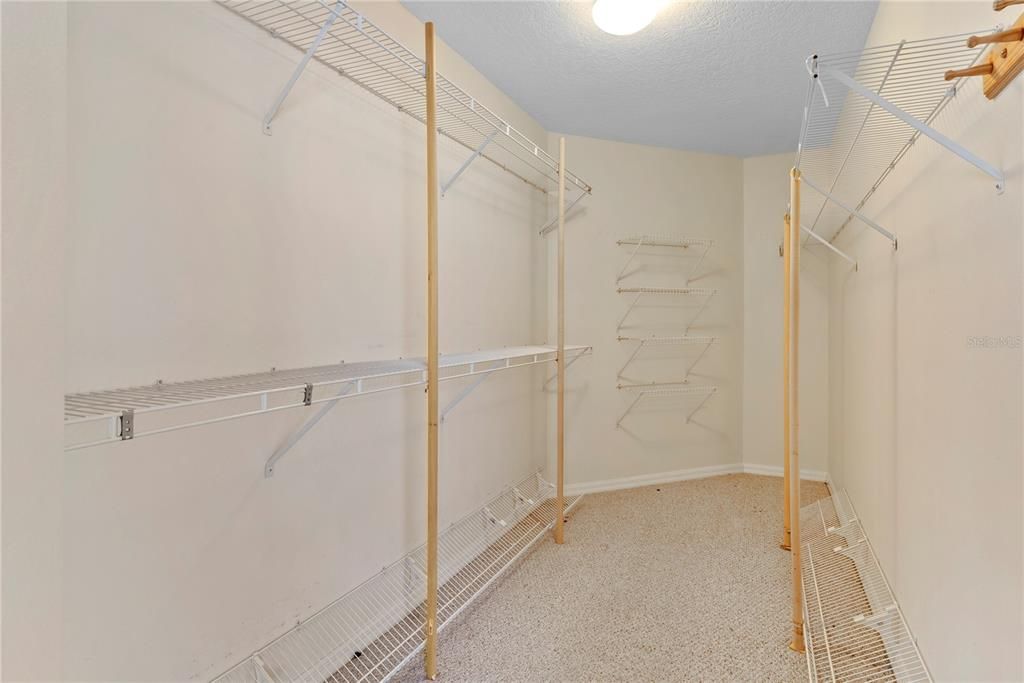 待售: $260,000 (2 贝兹, 2 浴室, 1589 平方英尺)