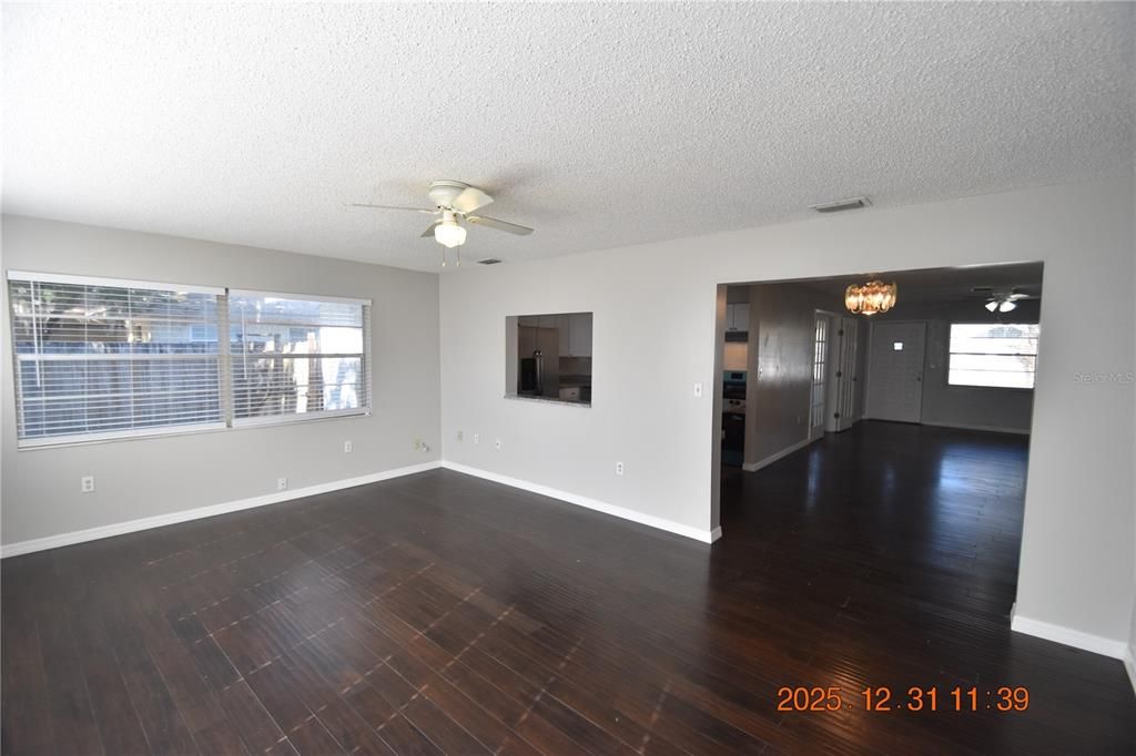 В аренду: $1,795 (4 спален, 2 ванн, 1794 Квадратных фут)