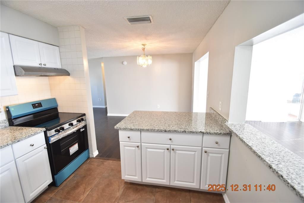 В аренду: $1,795 (4 спален, 2 ванн, 1794 Квадратных фут)