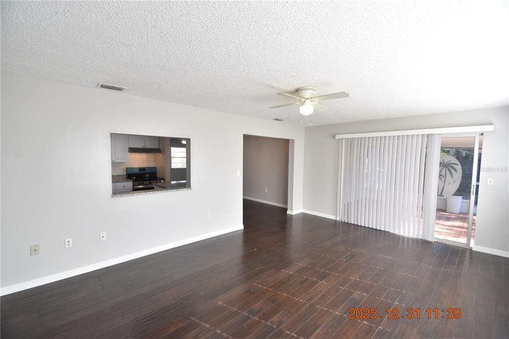 В аренду: $1,795 (4 спален, 2 ванн, 1794 Квадратных фут)