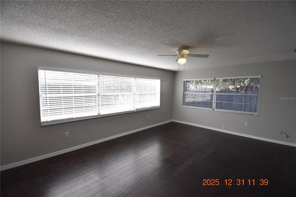 В аренду: $1,795 (4 спален, 2 ванн, 1794 Квадратных фут)