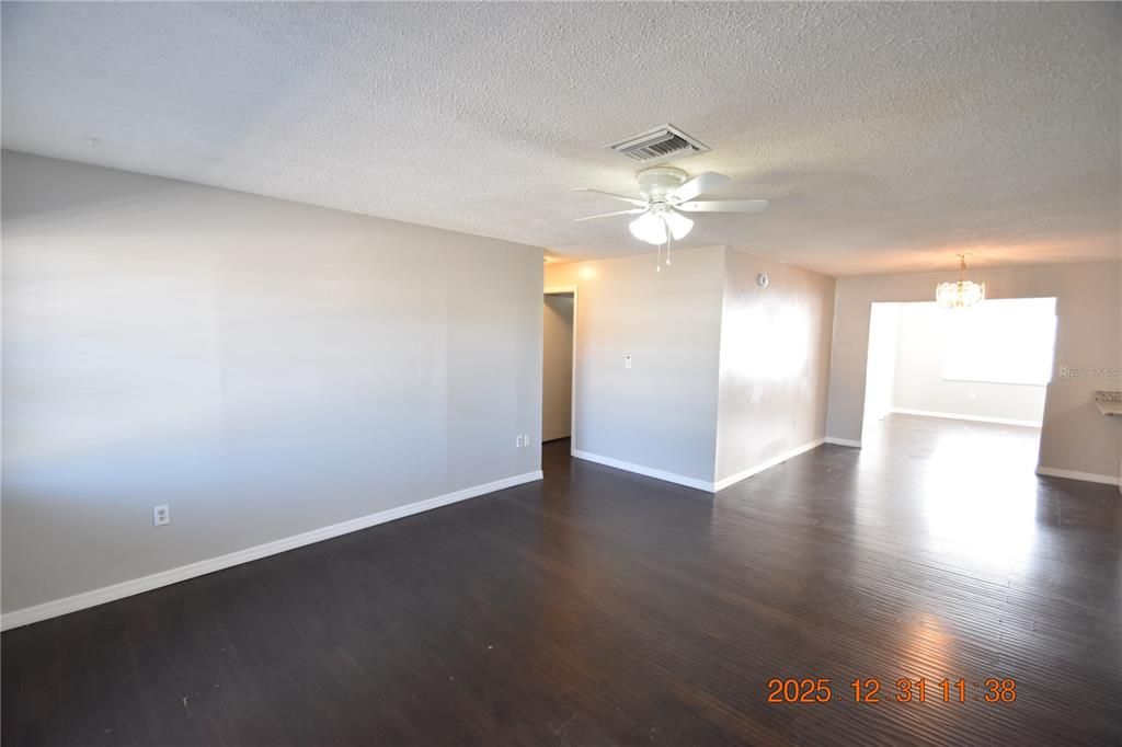 В аренду: $1,795 (4 спален, 2 ванн, 1794 Квадратных фут)