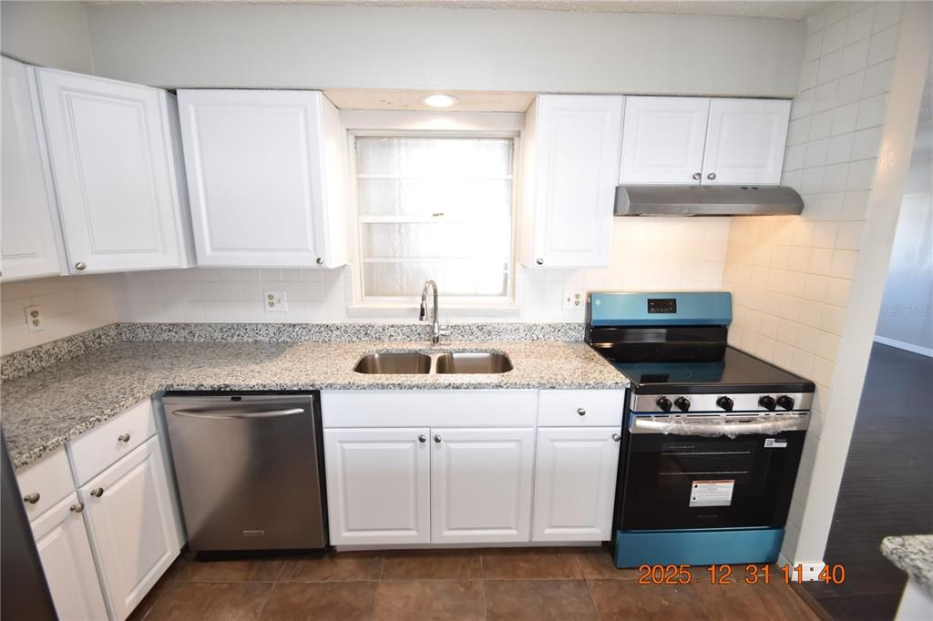 В аренду: $1,795 (4 спален, 2 ванн, 1794 Квадратных фут)