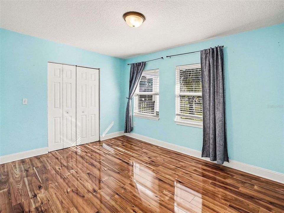 For Sale: $1,000,000 (6 beds, 4 baths, 4457 Square Feet)