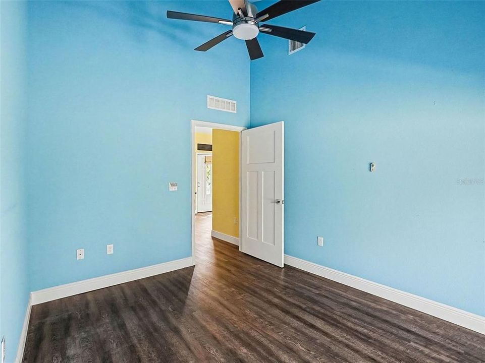 For Sale: $1,000,000 (6 beds, 4 baths, 4457 Square Feet)