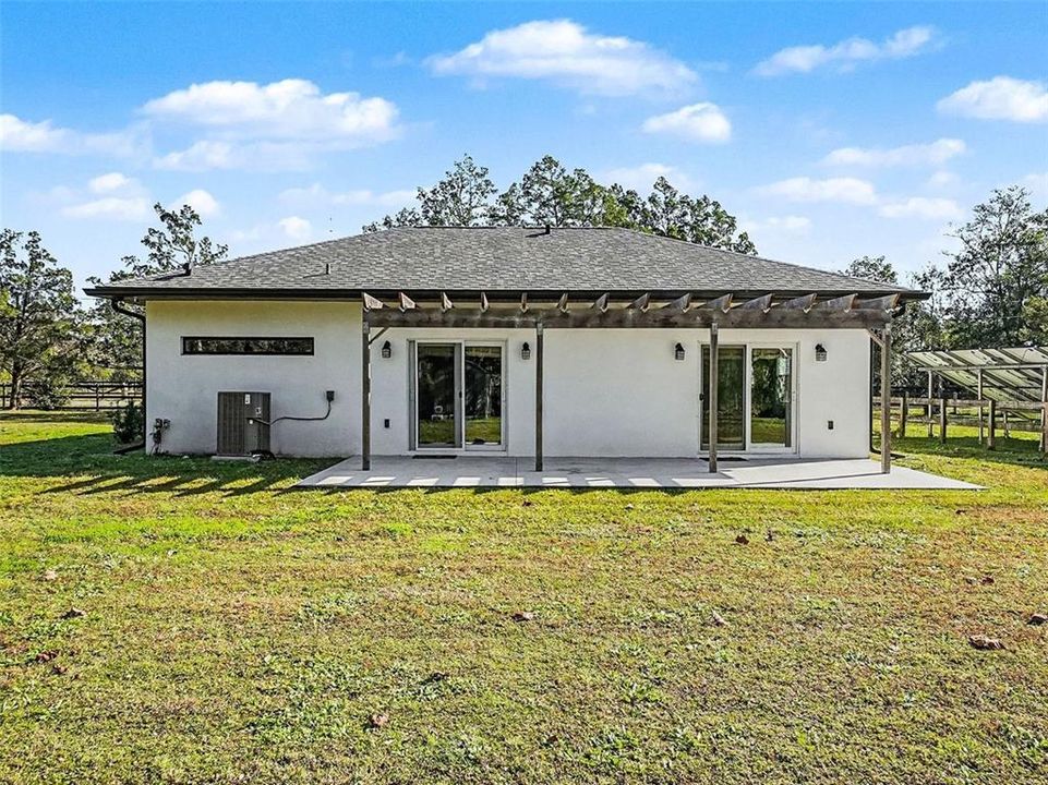 For Sale: $1,000,000 (6 beds, 4 baths, 4457 Square Feet)