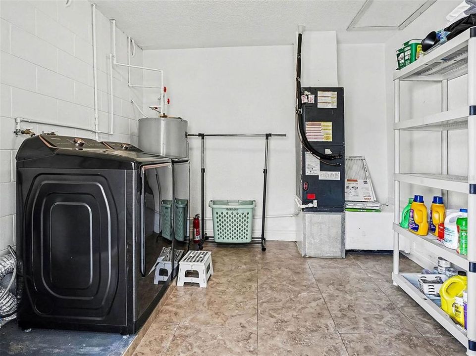 For Sale: $1,000,000 (6 beds, 4 baths, 4457 Square Feet)