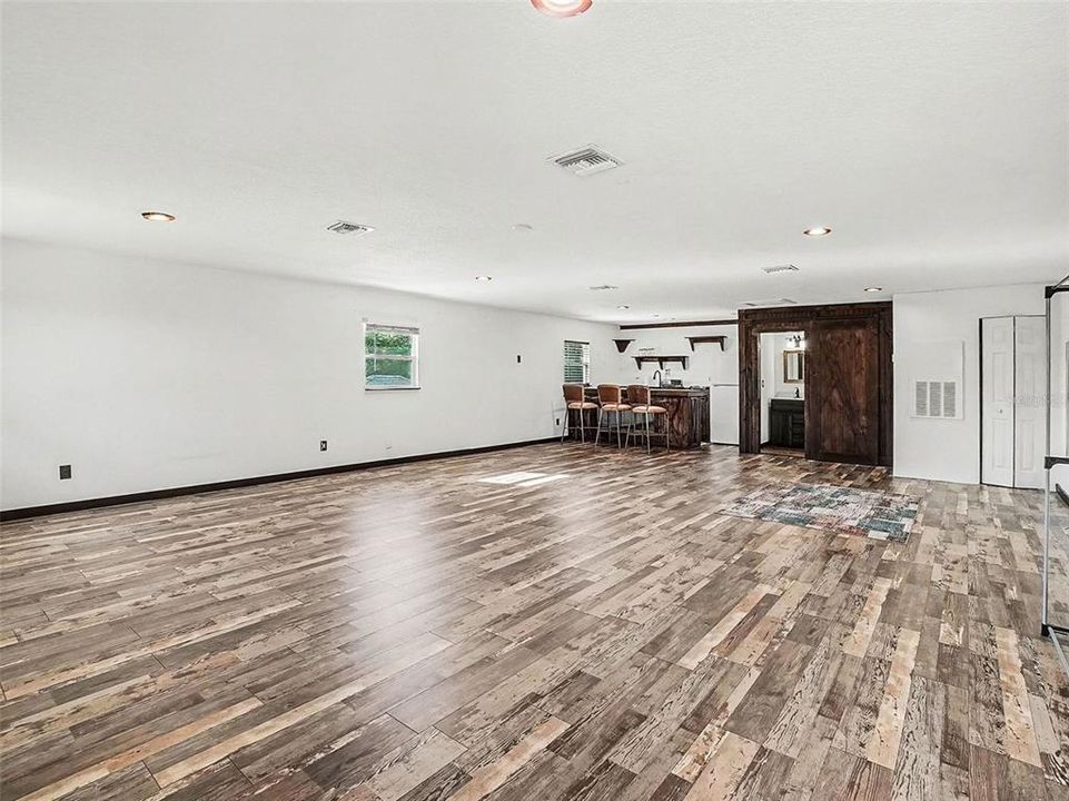 For Sale: $1,000,000 (6 beds, 4 baths, 4457 Square Feet)