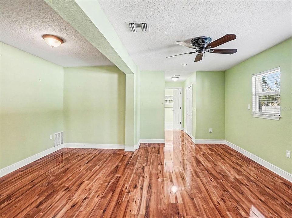 For Sale: $1,000,000 (6 beds, 4 baths, 4457 Square Feet)