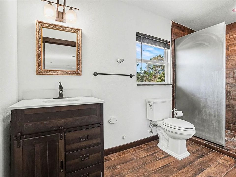 For Sale: $1,000,000 (6 beds, 4 baths, 4457 Square Feet)