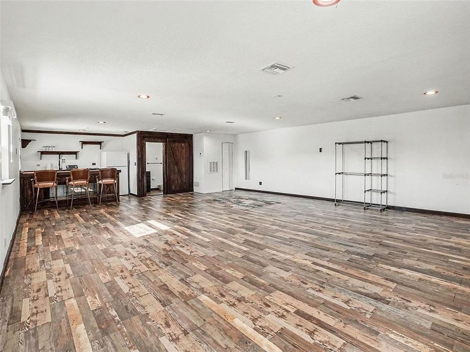 For Sale: $1,000,000 (6 beds, 4 baths, 4457 Square Feet)