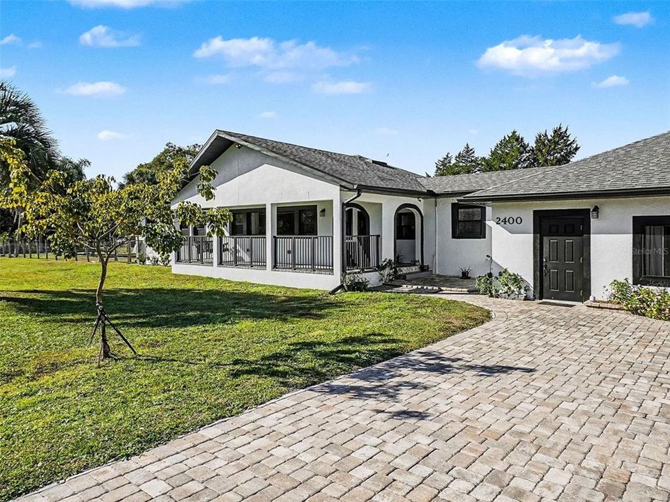 For Sale: $1,000,000 (6 beds, 4 baths, 4457 Square Feet)