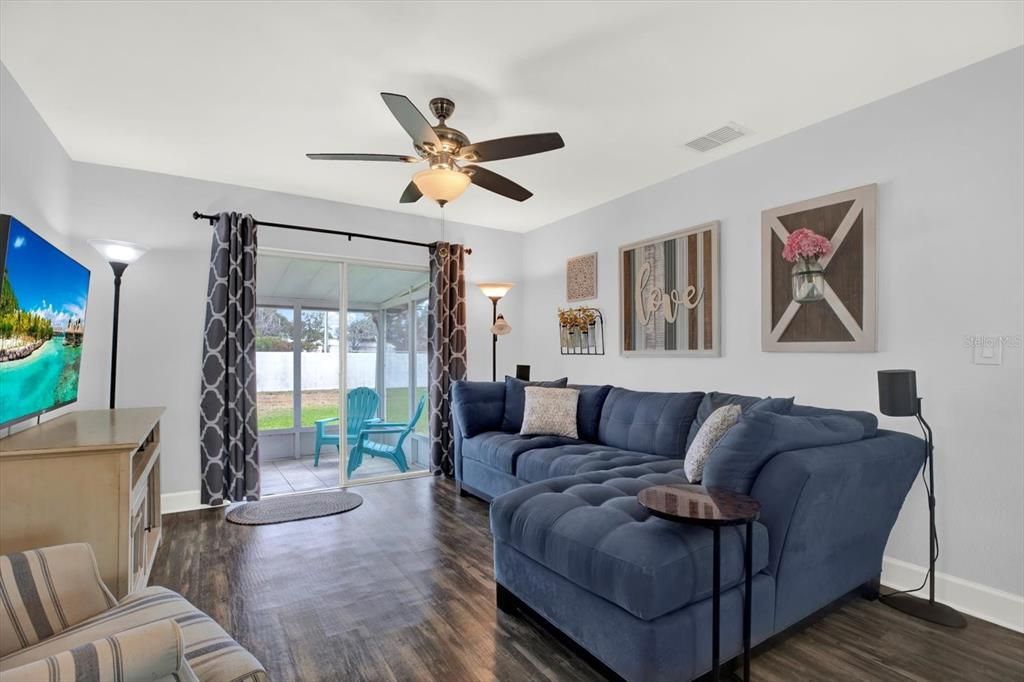 待售: $210,000 (1 贝兹, 1 浴室, 690 平方英尺)