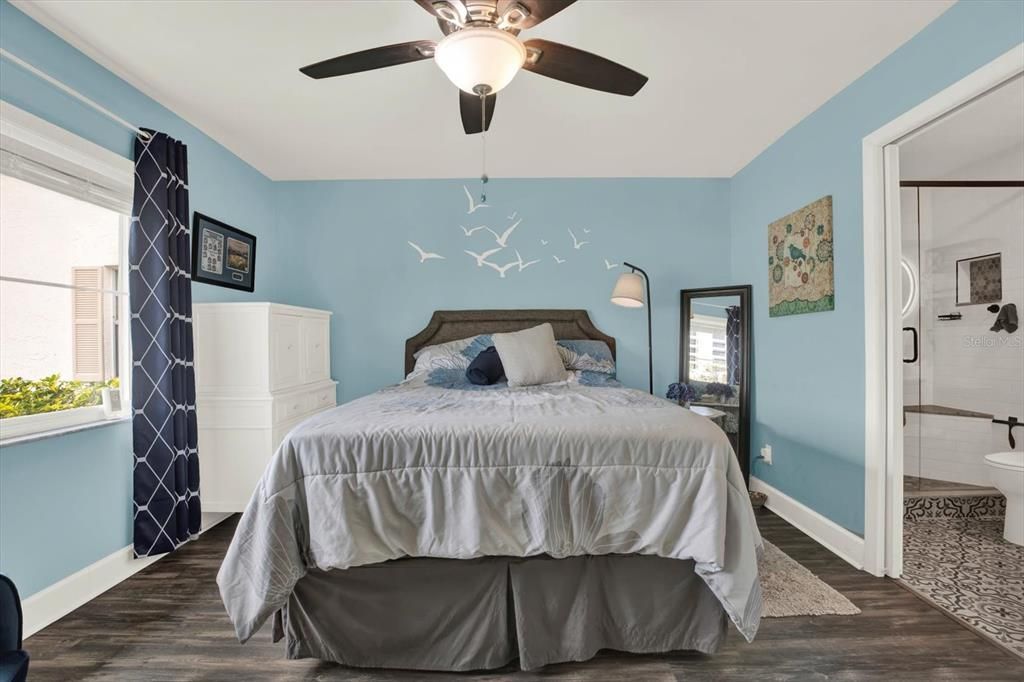 待售: $210,000 (1 贝兹, 1 浴室, 690 平方英尺)