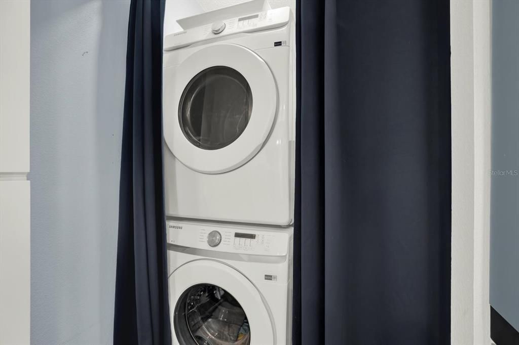 待售: $210,000 (1 贝兹, 1 浴室, 690 平方英尺)