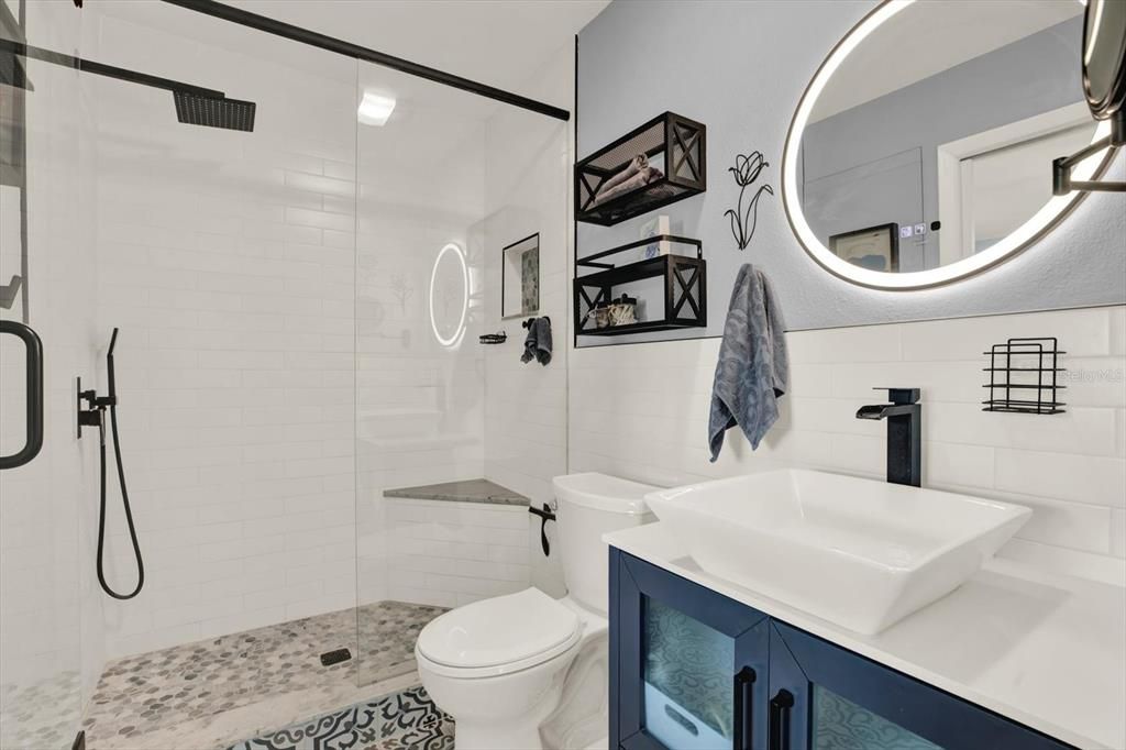 待售: $210,000 (1 贝兹, 1 浴室, 690 平方英尺)