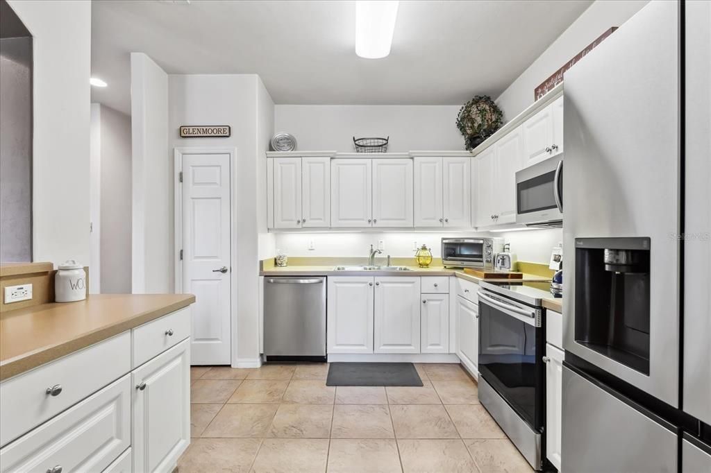 待售: $328,000 (3 贝兹, 3 浴室, 1824 平方英尺)