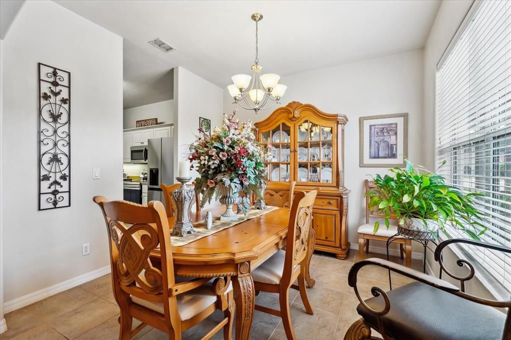 待售: $328,000 (3 贝兹, 3 浴室, 1824 平方英尺)